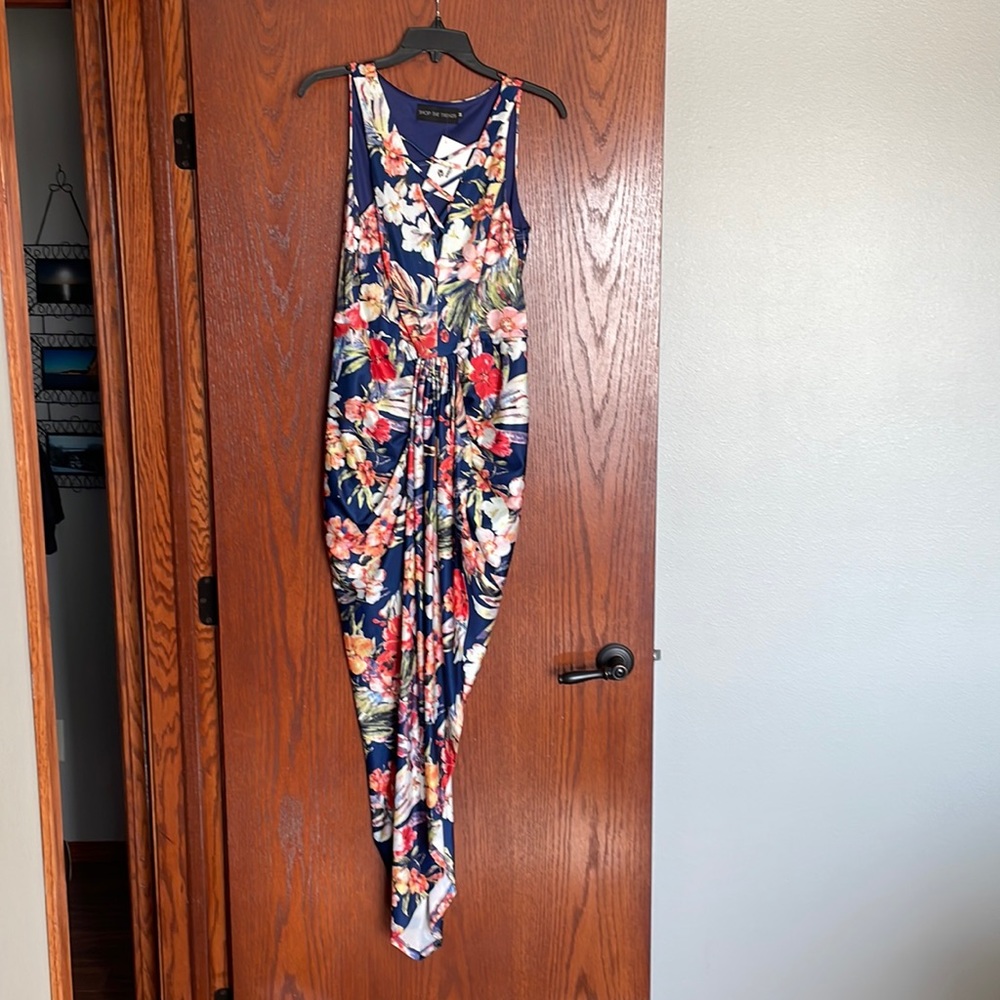 NWT Floral Dress on Navy Background